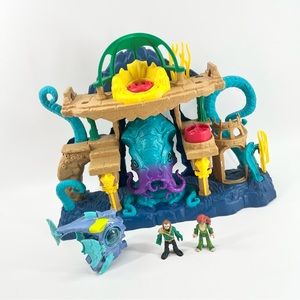 Large Imaginext Aqua Man Set With Two Mini Figures A Underwater Vehicle & Throne